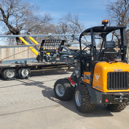 Giant 1500 Compact Wheel Loader (Standard Boom) 219 hrs - 2 Yr Warranty / 1000 hrs