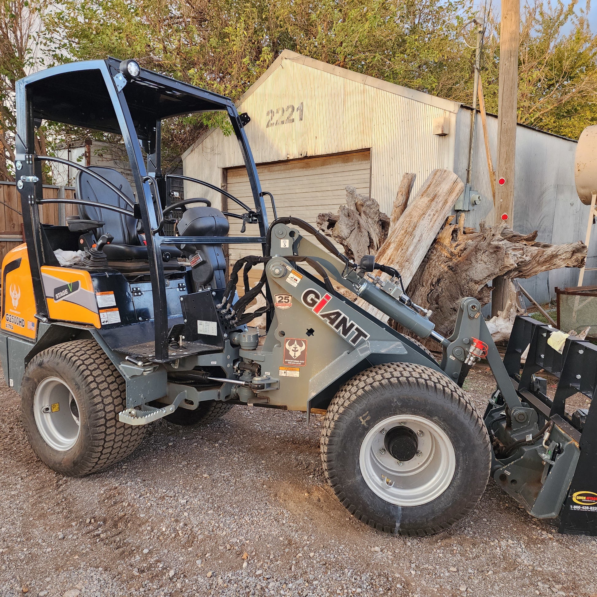 Giant Loaders 2500 HD X-tra